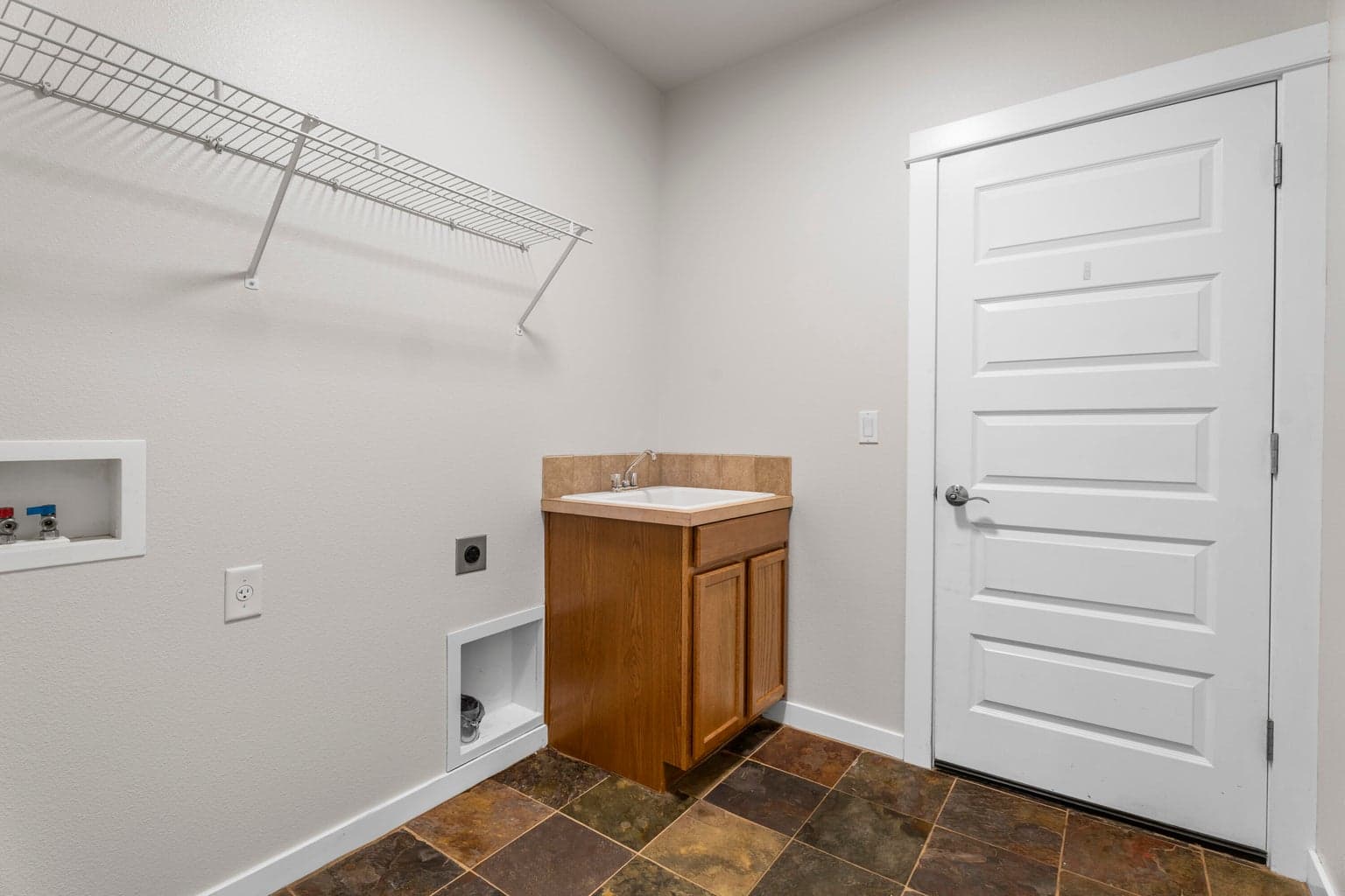 Photo of 1642 W Hill Avenue 26 of 44