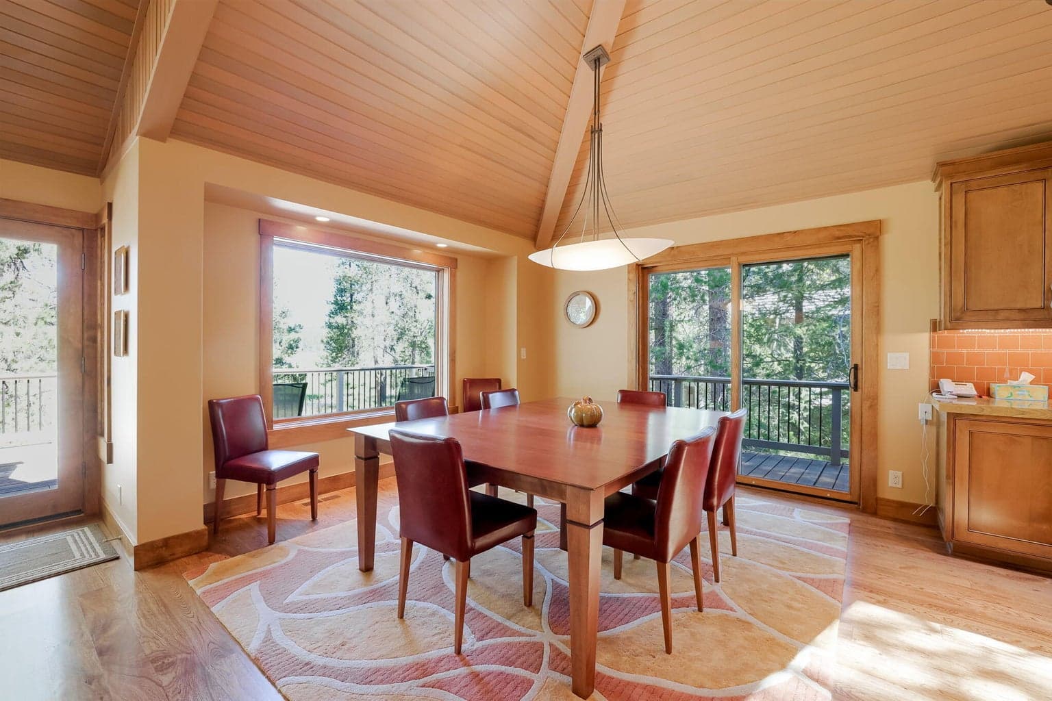 Photo of 17634 Goldfinch Lane 8 of 64