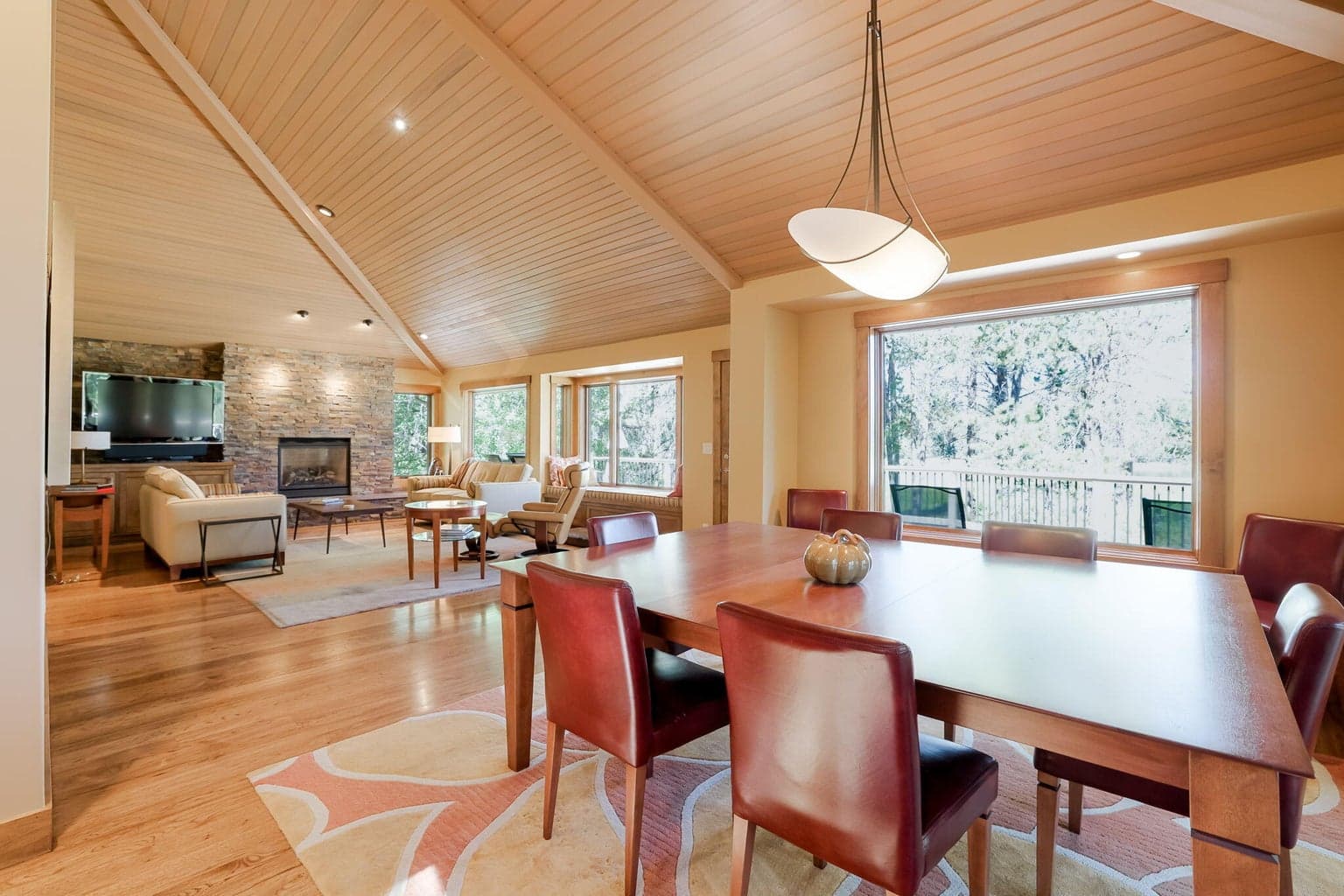 Photo of 17634 Goldfinch Lane 9 of 64