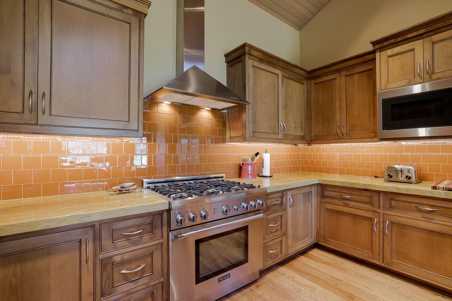Photo of 17634 Goldfinch Lane 11 of 64
