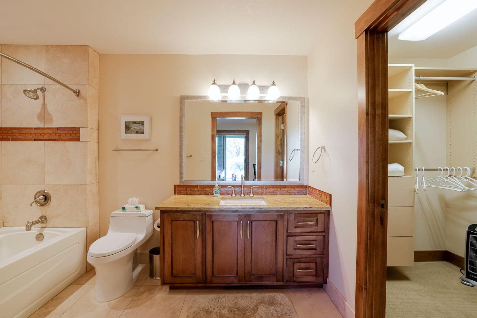 Photo of 17634 Goldfinch Lane 34 of 64
