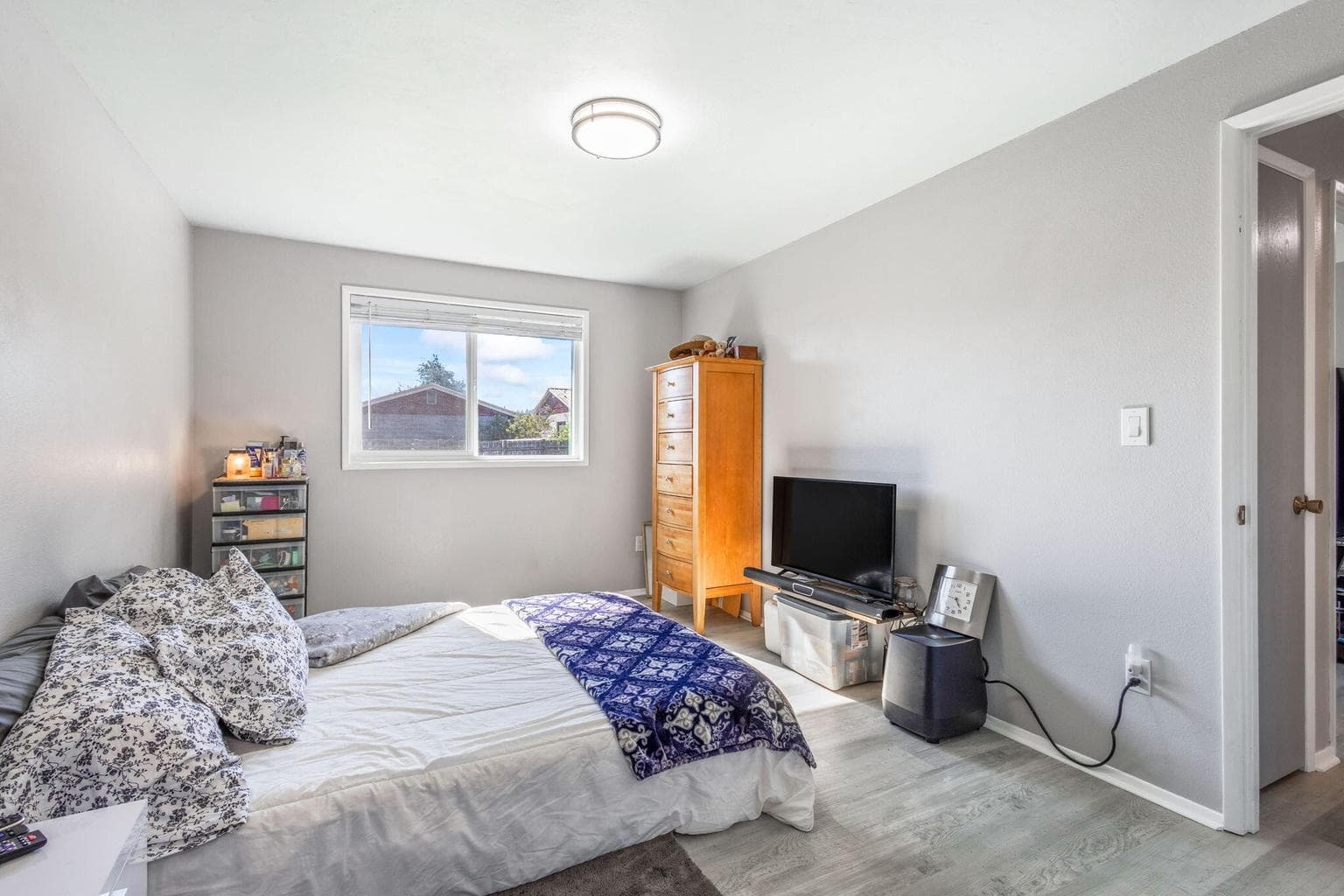 Photo of 216 NE 9th Street 13 of 35