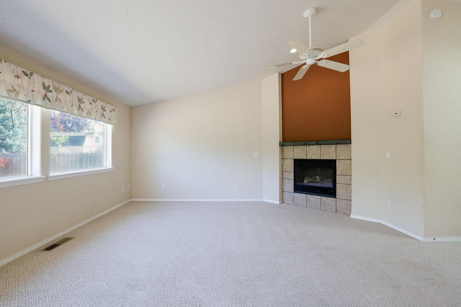 Living room, gas fireplace