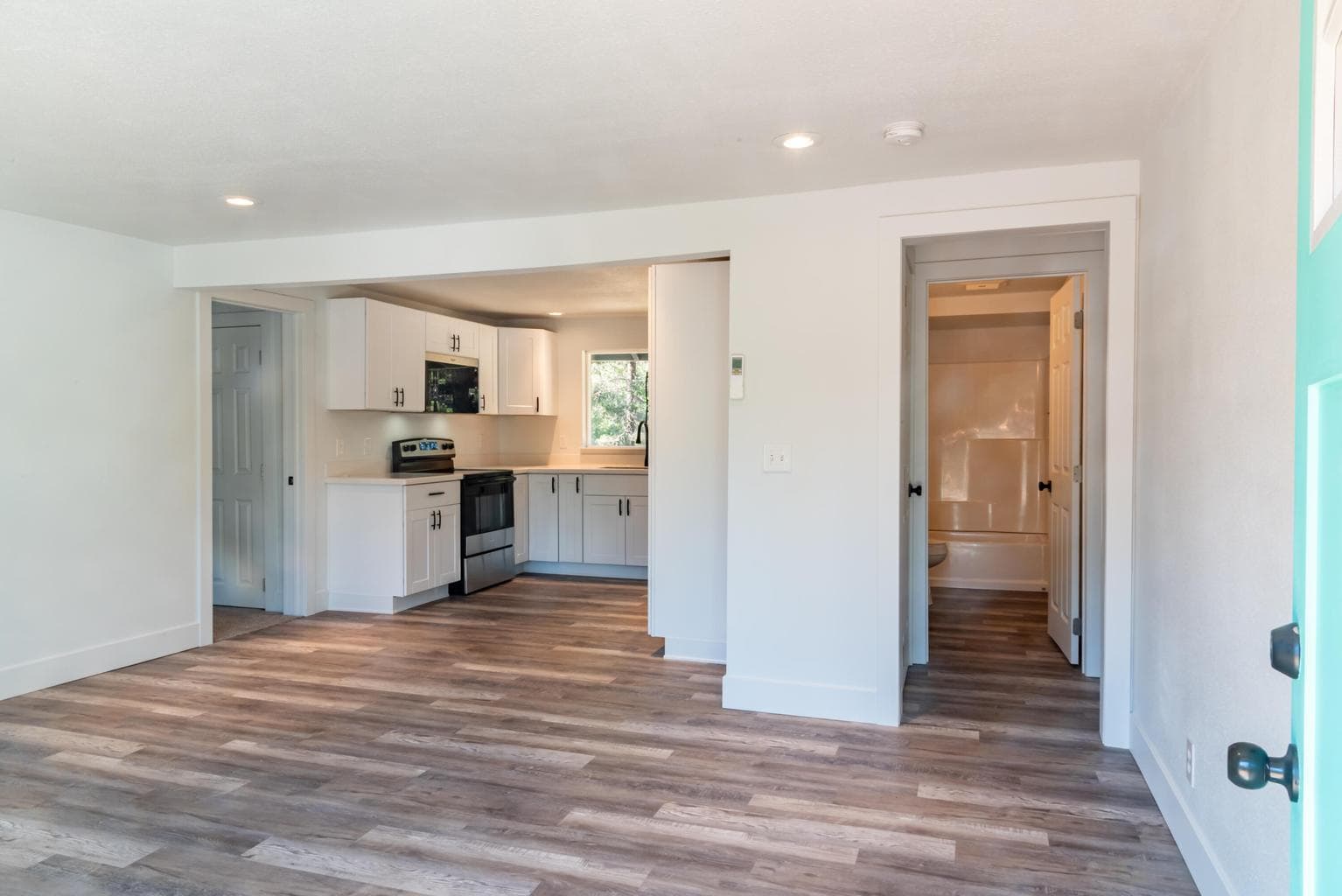 Photo of 16022 Bull Bat Lane 5 of 28