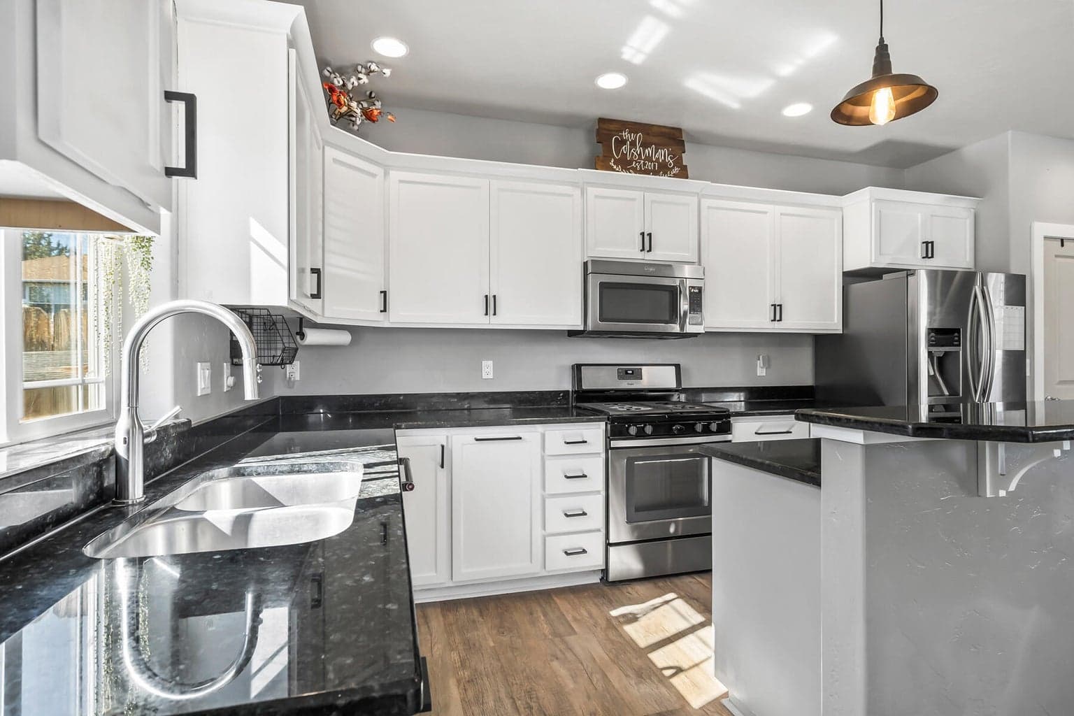 Photo of 728 NE Apache Circle 10 of 31