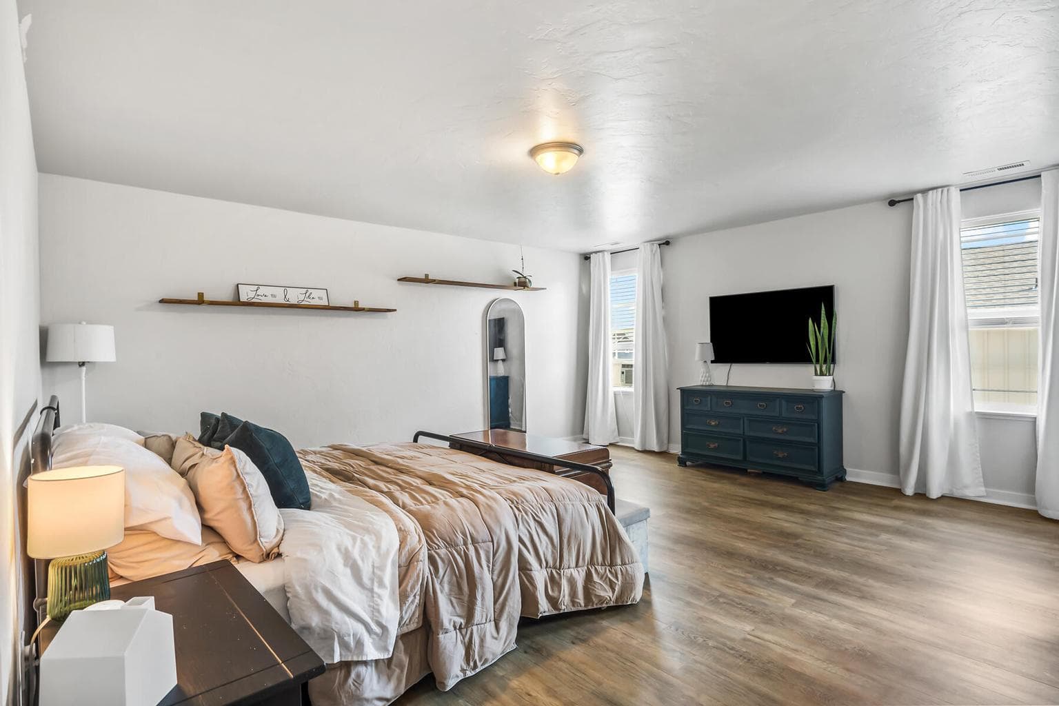 Photo of 728 NE Apache Circle 13 of 31