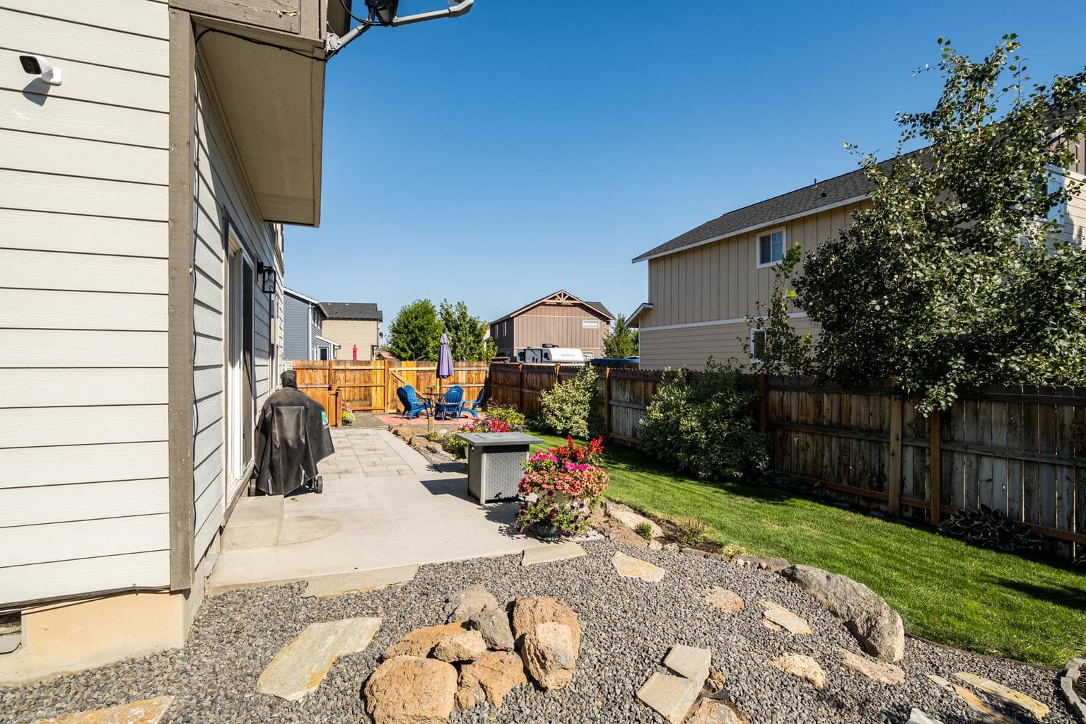 Photo of 728 NE Apache Circle 22 of 31