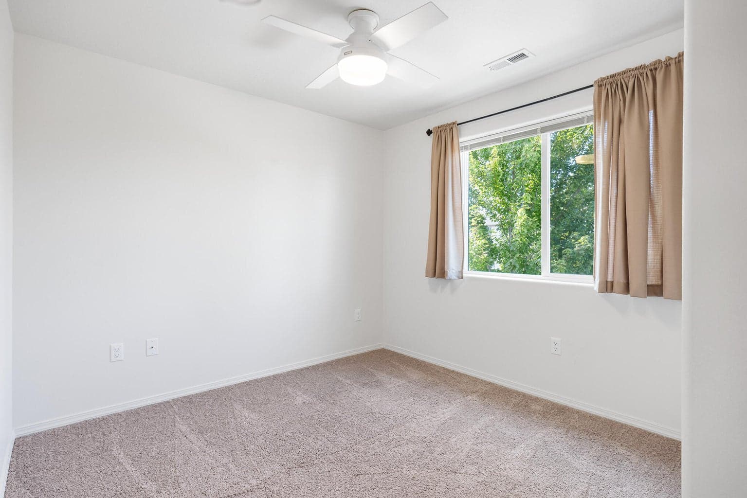 Photo of 21184 Darnel Avenue 19 of 24