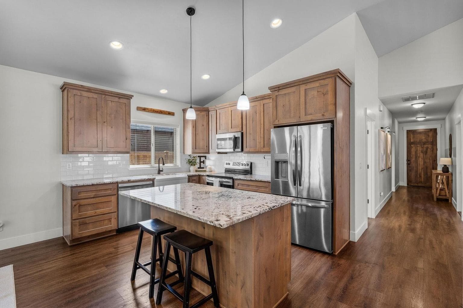 Photo of 16528 Pine Creek Drive 6 of 31
