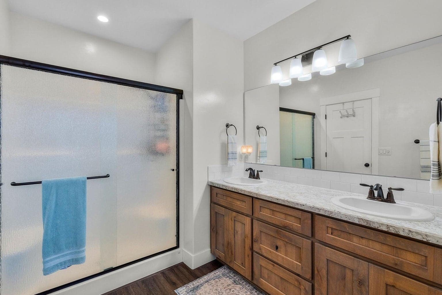 Photo of 16528 Pine Creek Drive 12 of 31