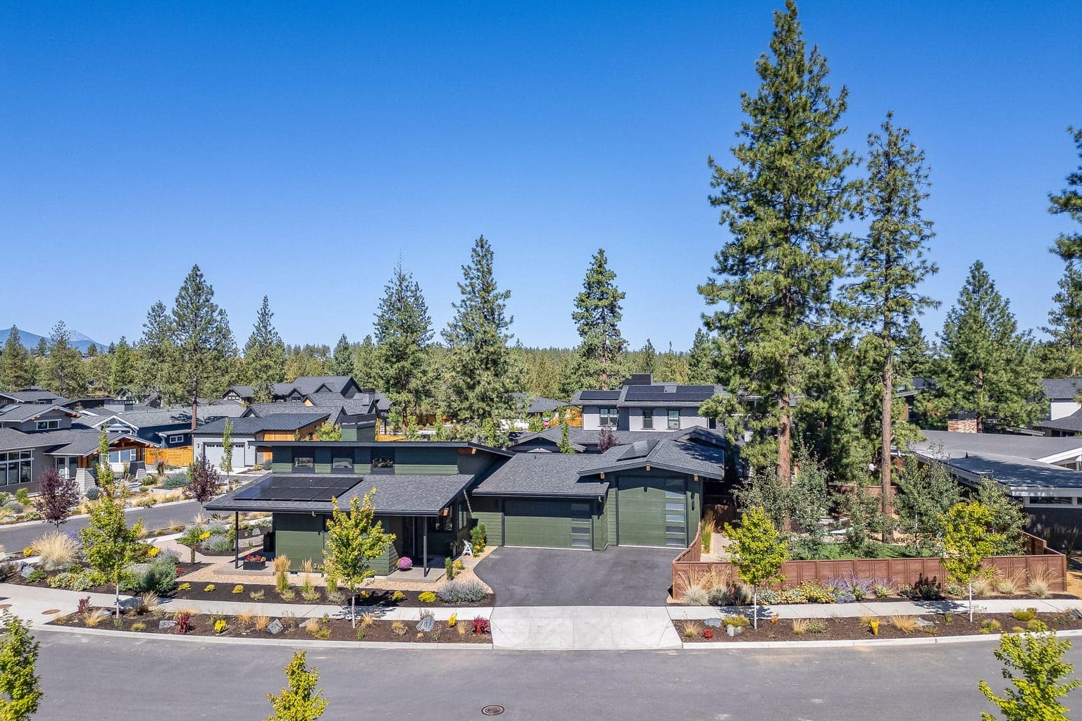 Photo of 3057 Blodgett 5 of 38
