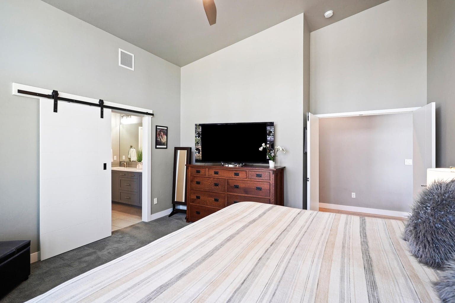 Photo of 3057 NW Blodgett Way 23 of 38