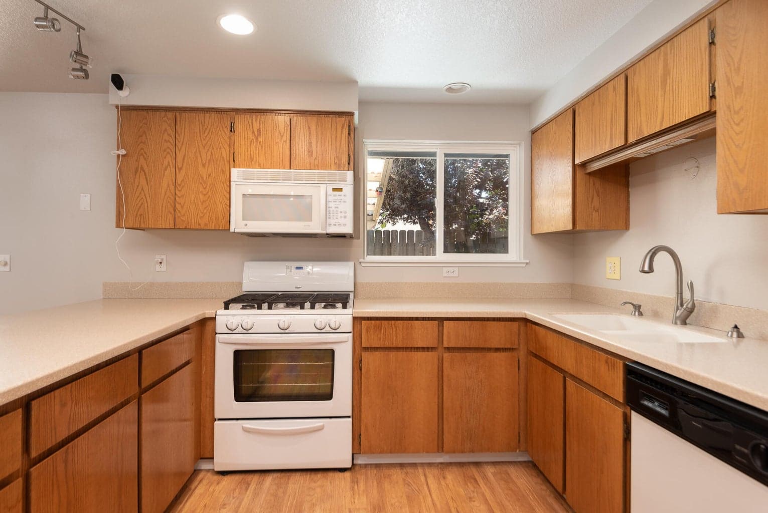 Photo of 700 Shelley 4 of 23