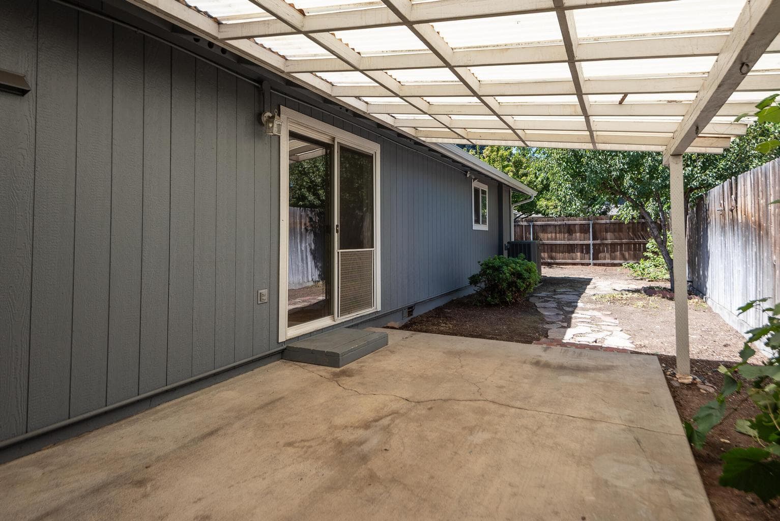 Photo of 700 NE Shelley Way 18 of 23