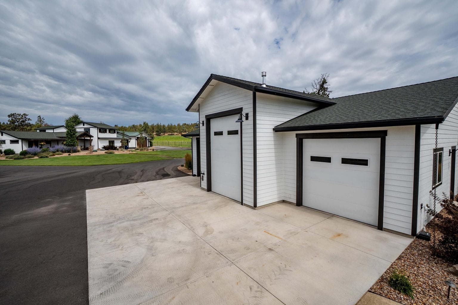 Detached Garage/Shop.