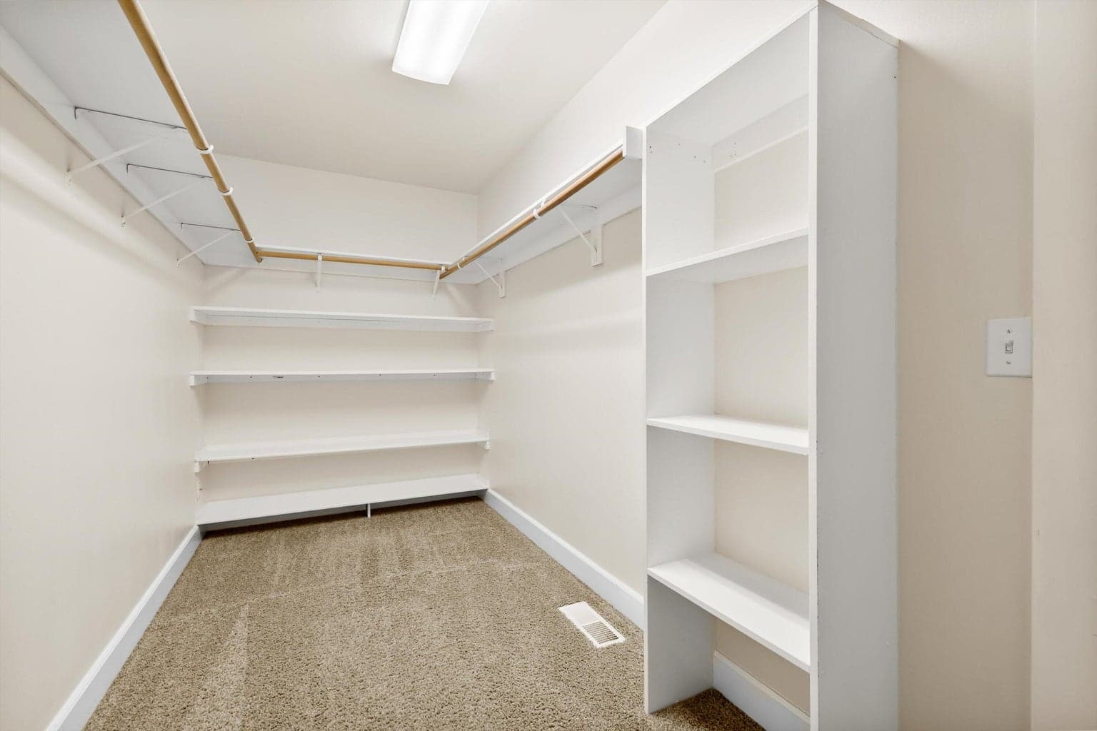 Walk in closet