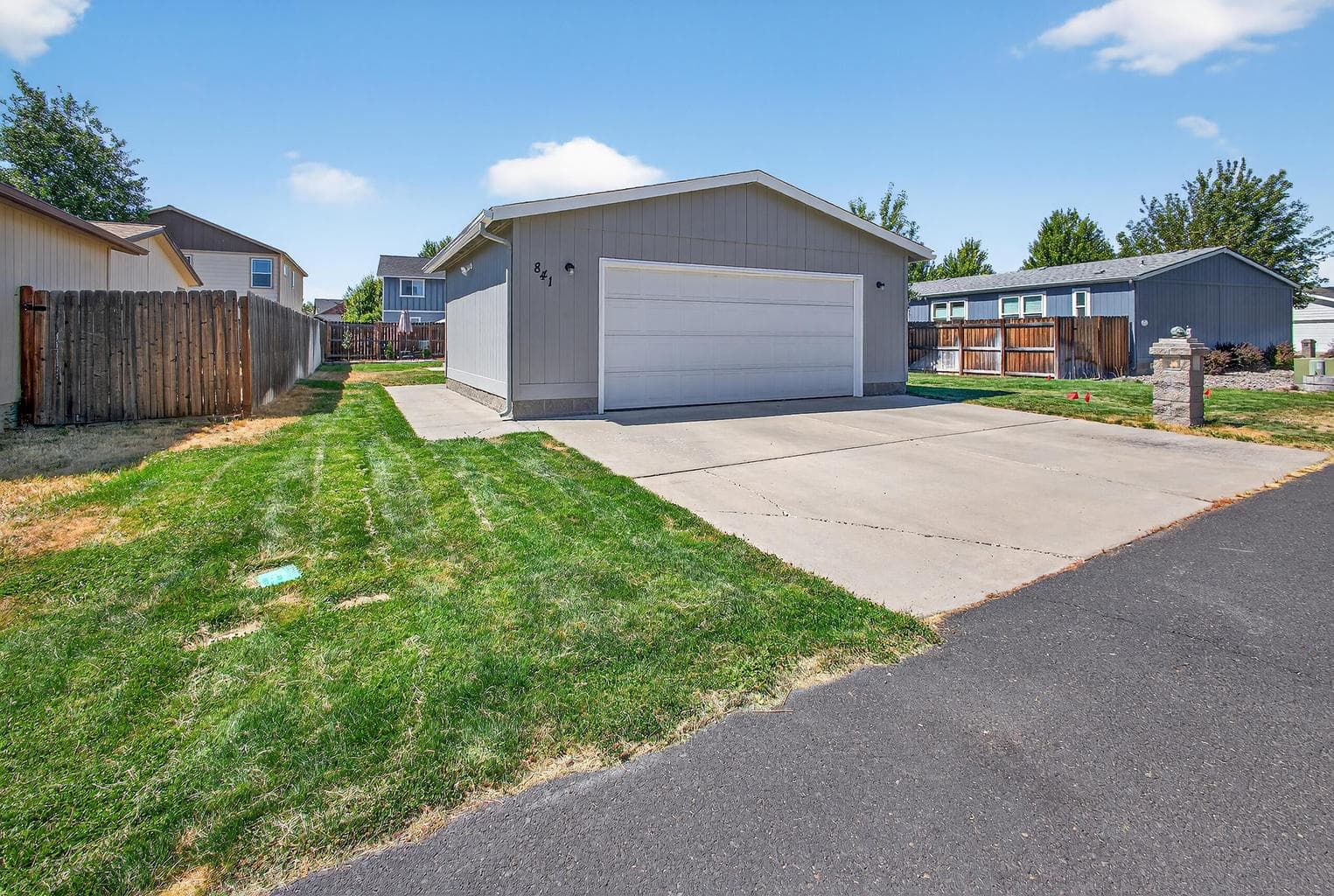 Parking in garage or driveway