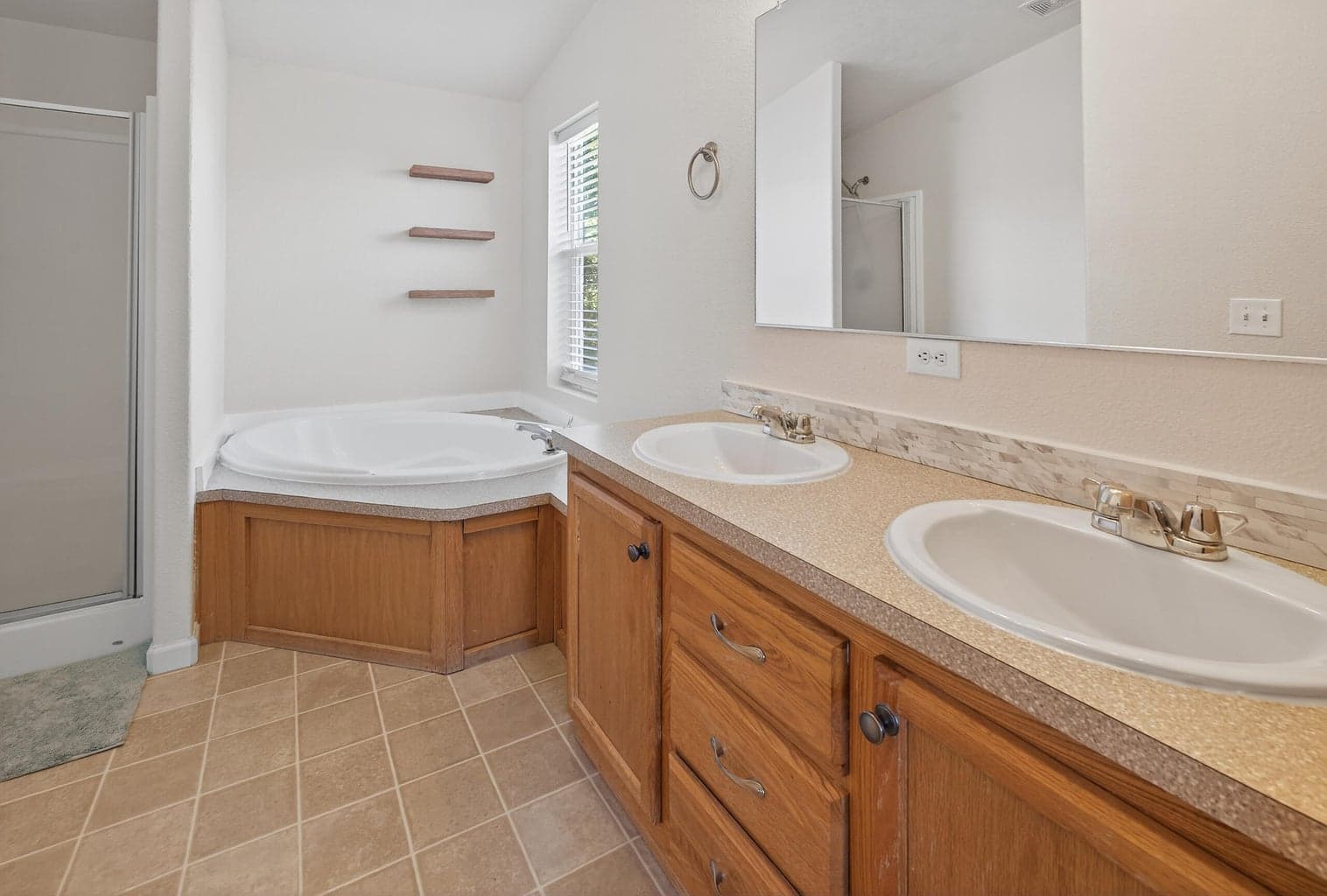 Double vanity sinks