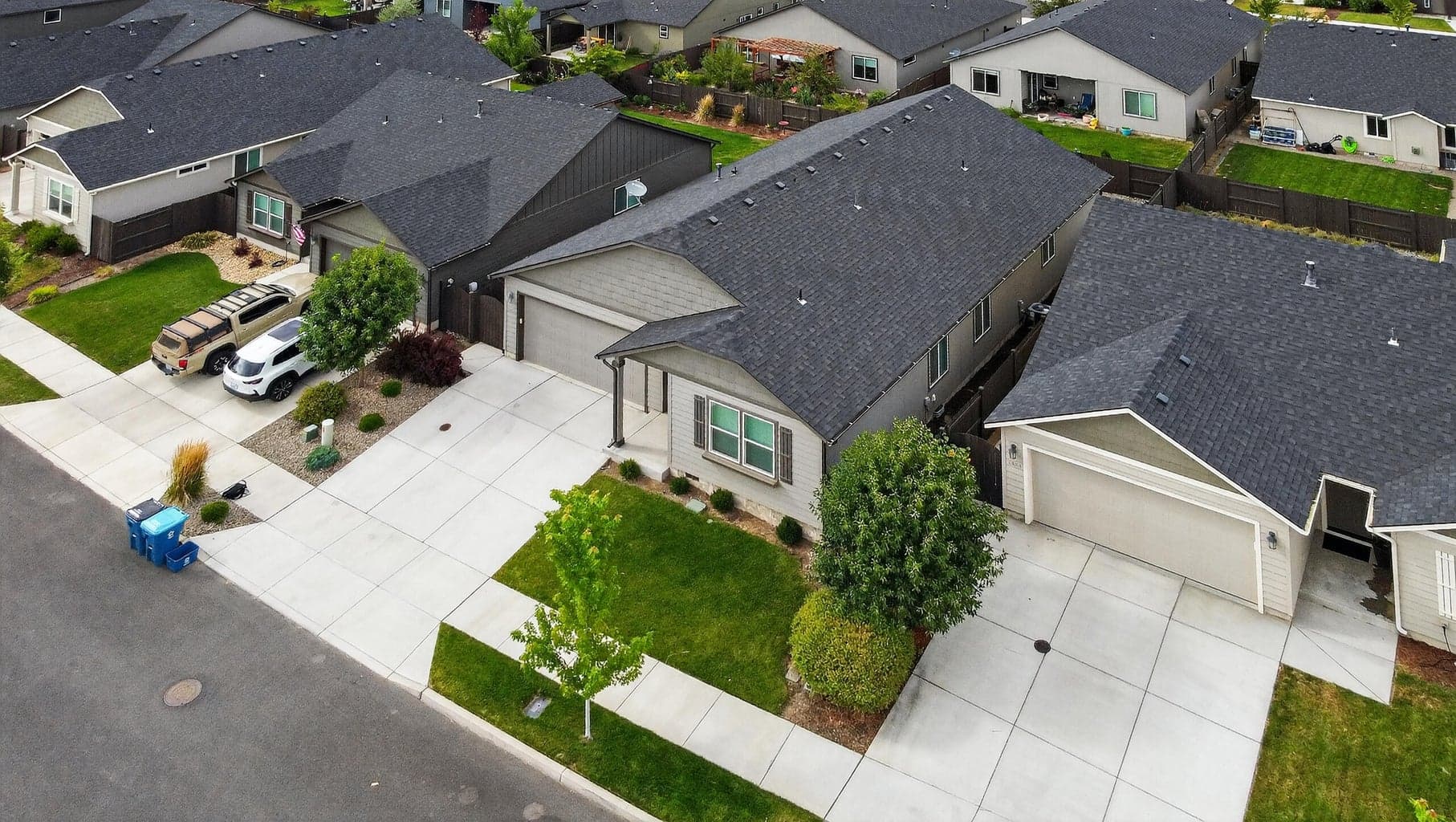 Photo of 2443 NW Ivy Way 31 of 33