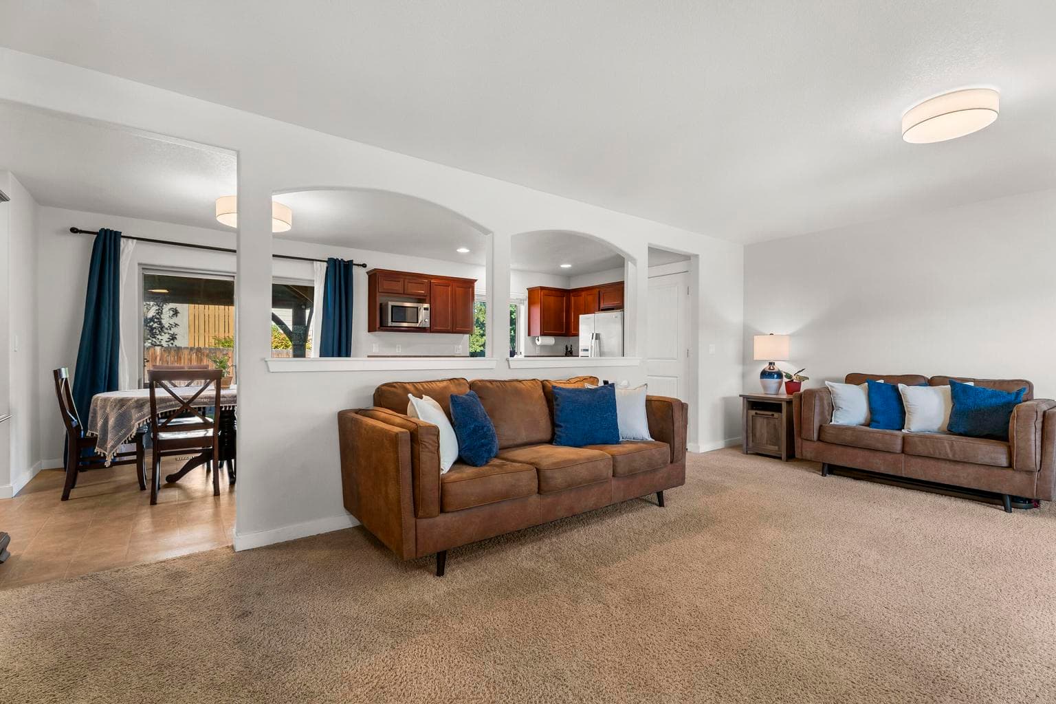 Photo of 3227 NE Sandalwood Drive 6 of 43