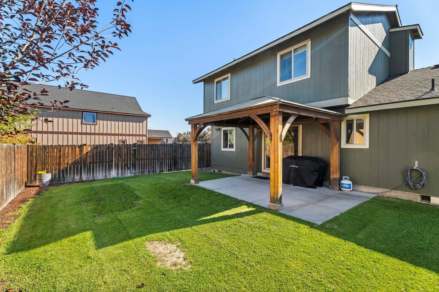 Photo of 3227 NE Sandalwood Drive 28 of 43