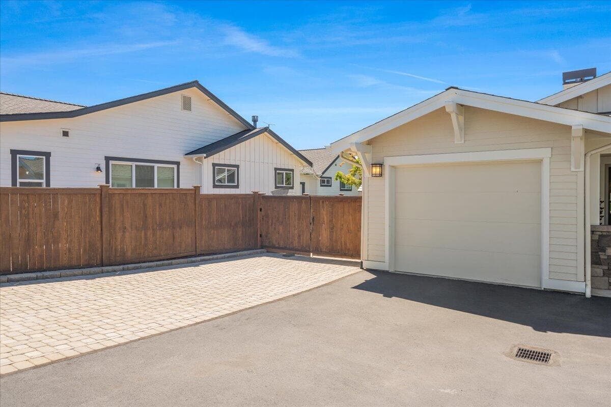 Photo of 3533 SW 47th Street 24 of 29