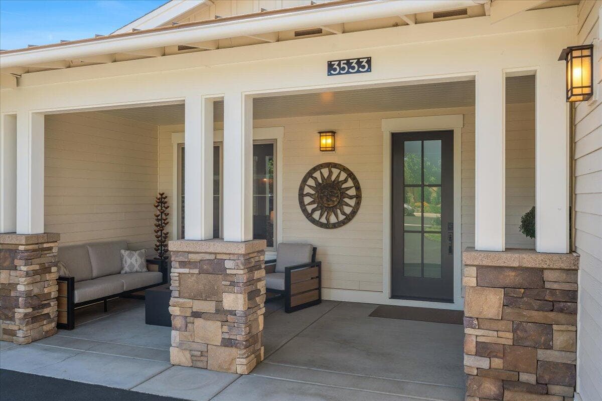 Photo of 3533 47th 2 of 29