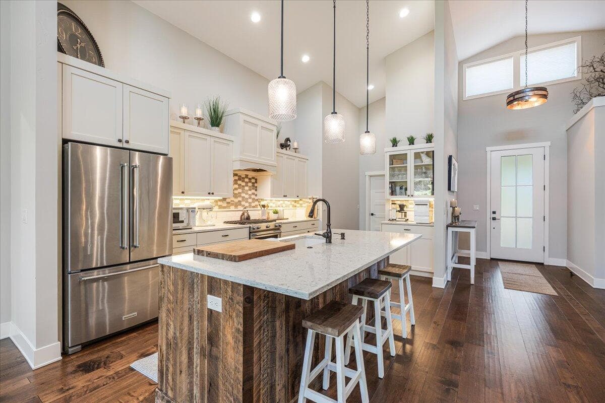Photo of 3533 SW 47th Street 8 of 29