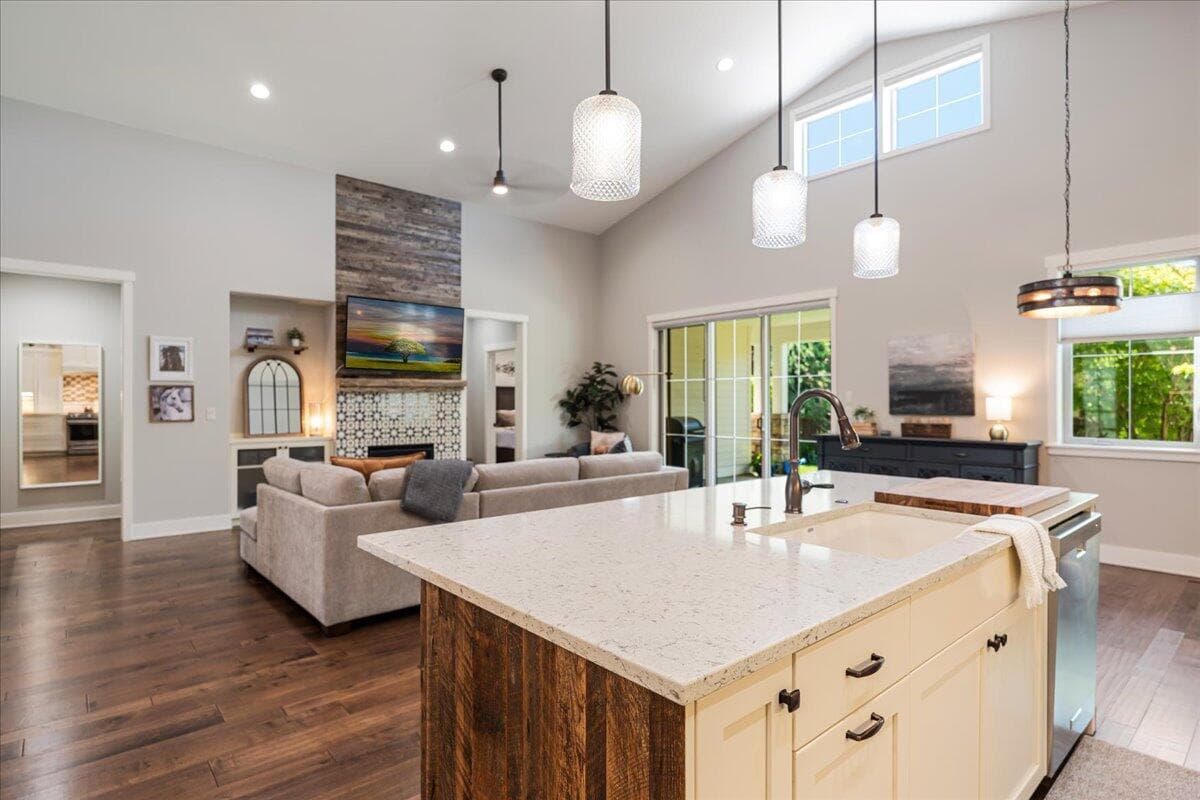 Photo of 3533 SW 47th Street 6 of 29