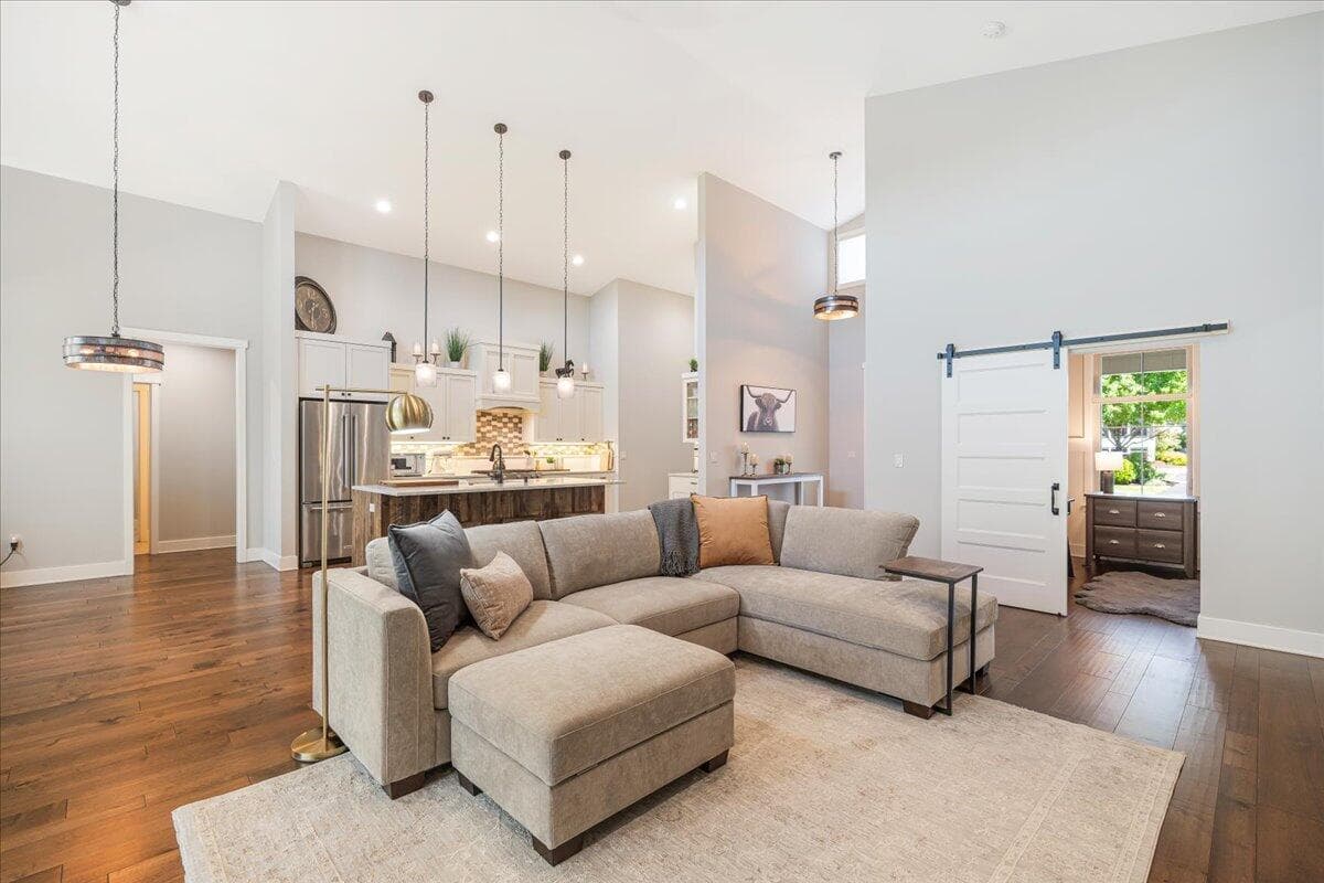 Photo of 3533 47th 4 of 29