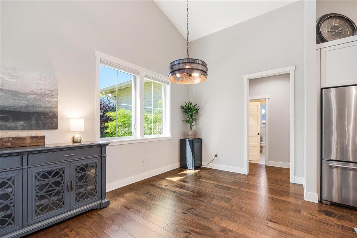 Photo of 3533 SW 47th Street 9 of 29