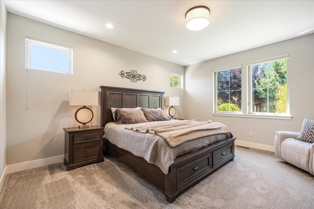 Photo of 3533 SW 47th Street 10 of 29
