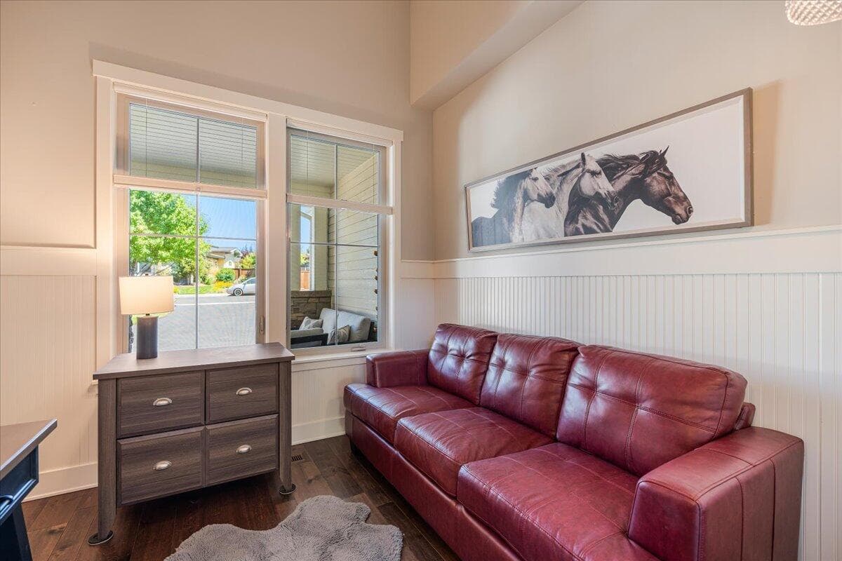 Photo of 3533 SW 47th Street 16 of 29