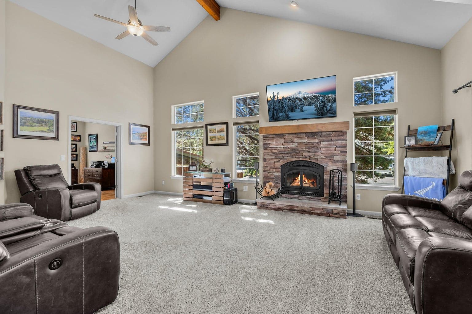 Photo of 988 Sunwood 2 of 29