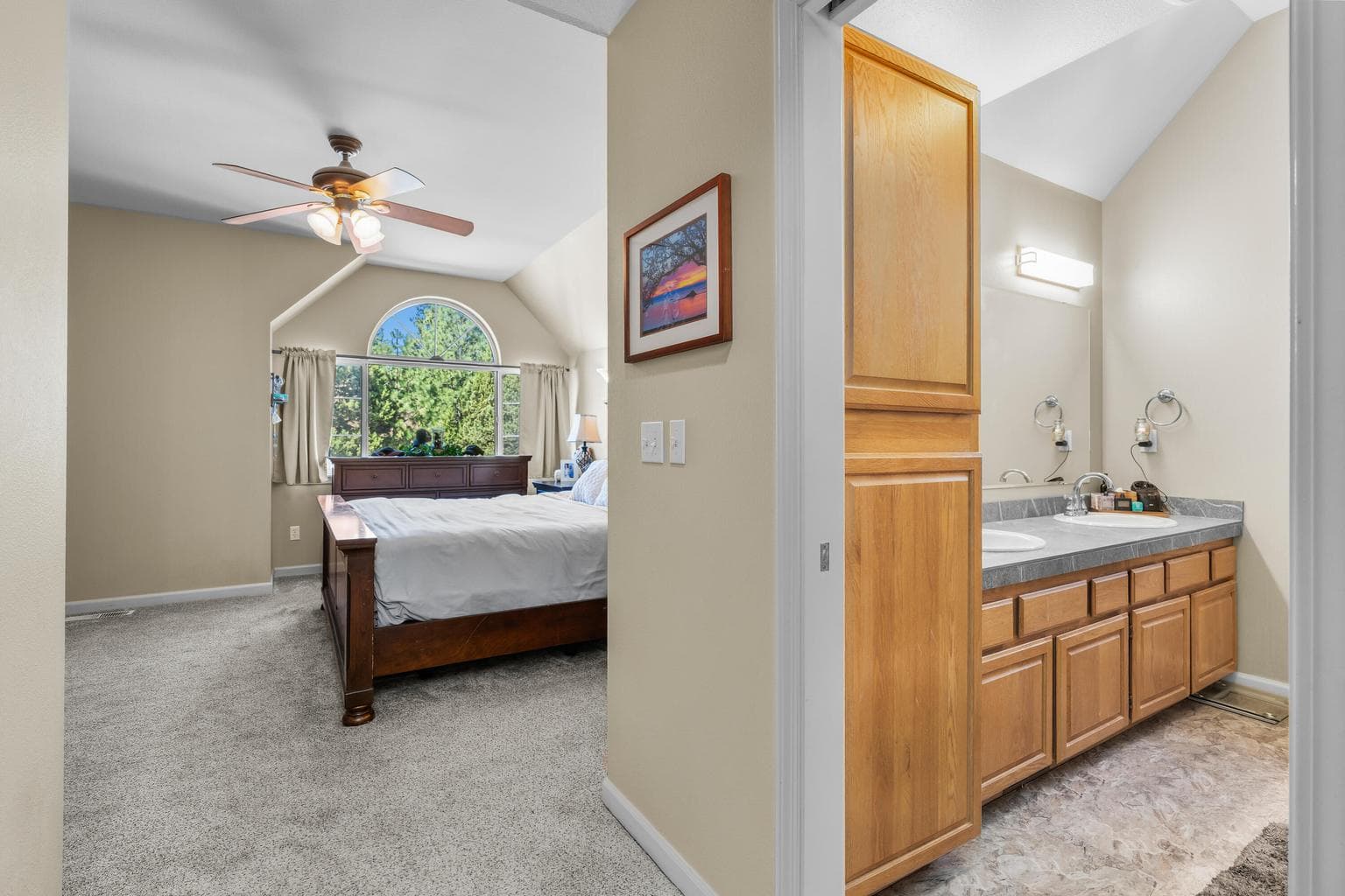 Photo of 988 SE Sunwood Court 11 of 29