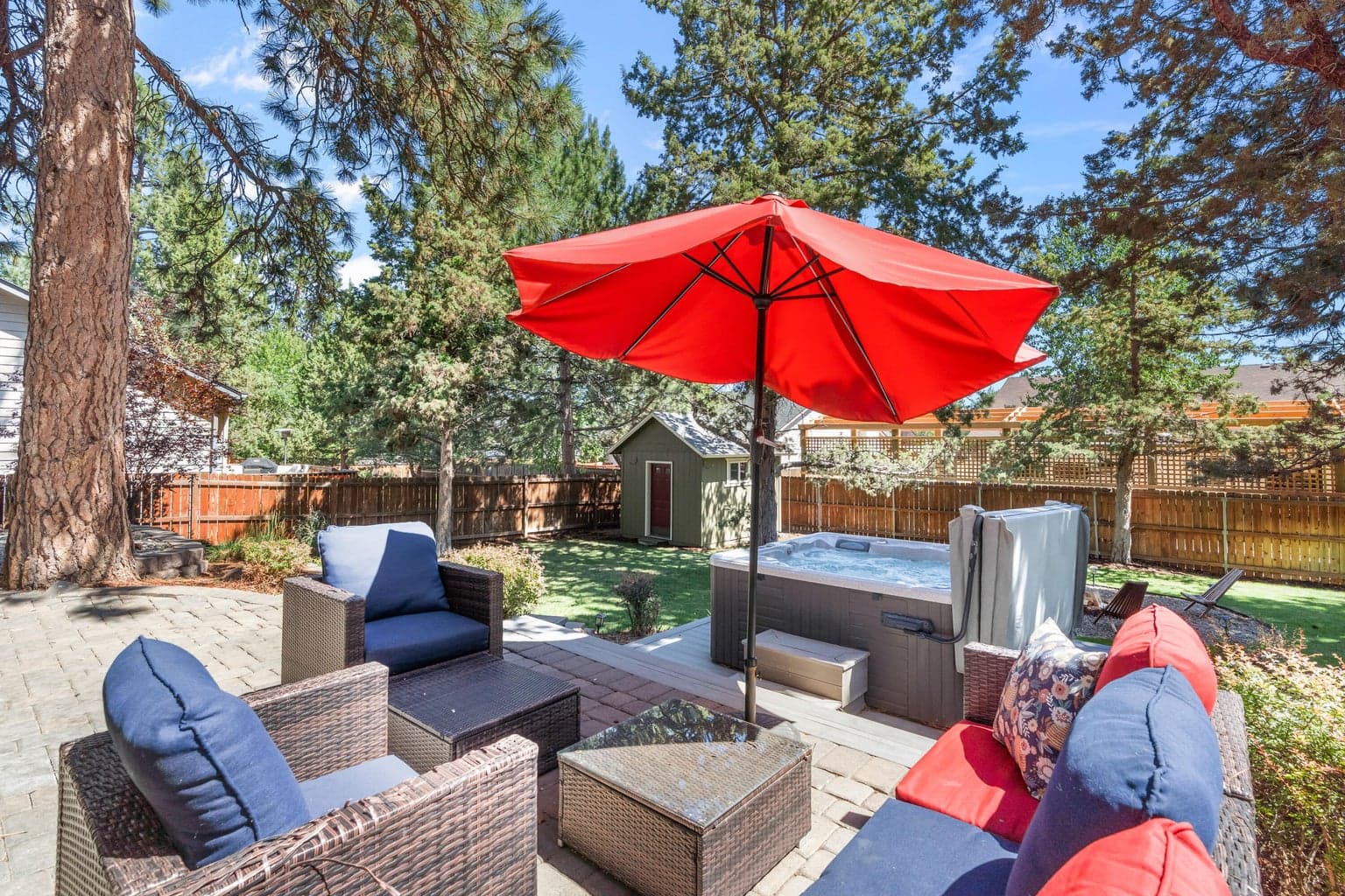 Photo of 988 SE Sunwood Court 14 of 29