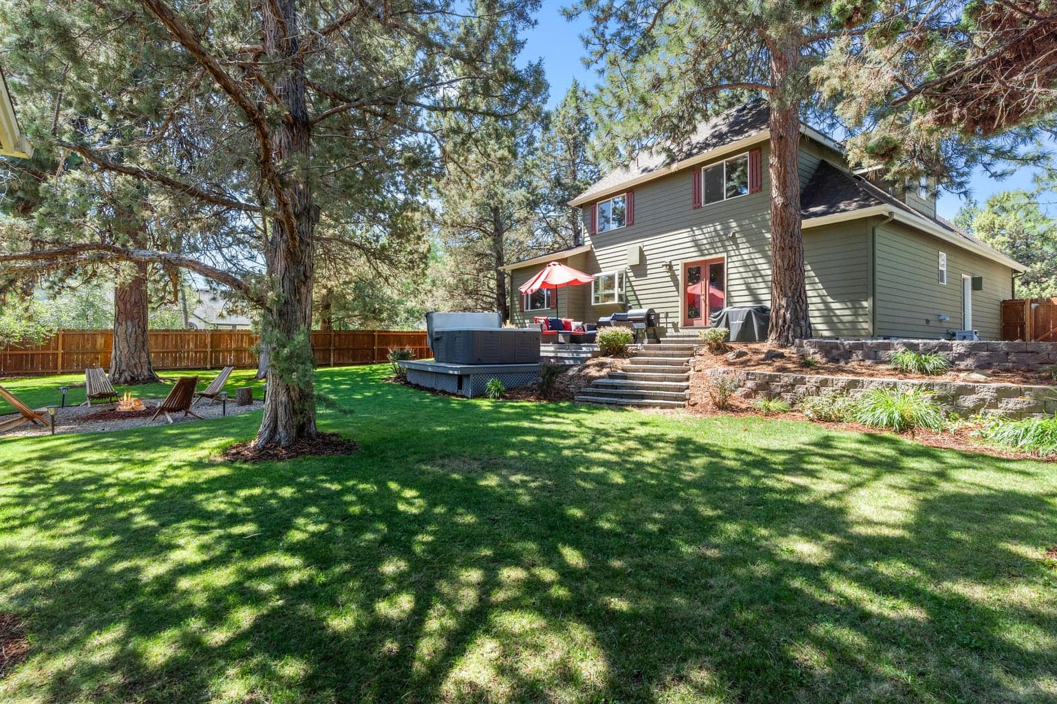 Photo of 988 SE Sunwood Court 18 of 29