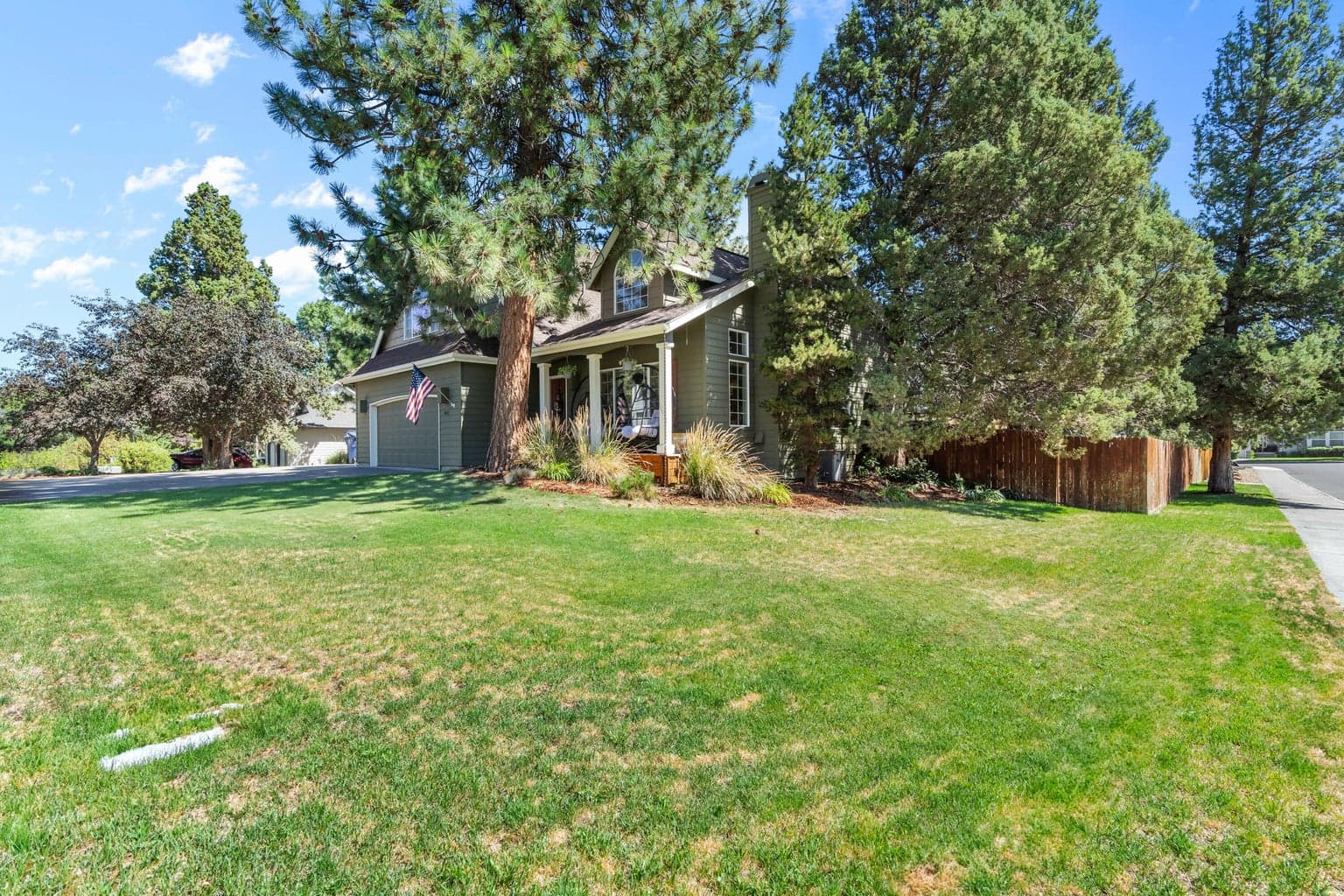 Photo of 988 SE Sunwood Court 25 of 29