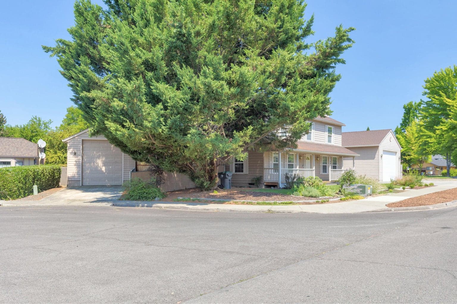 Photo of 2769 Stonebrook 3 of 32
