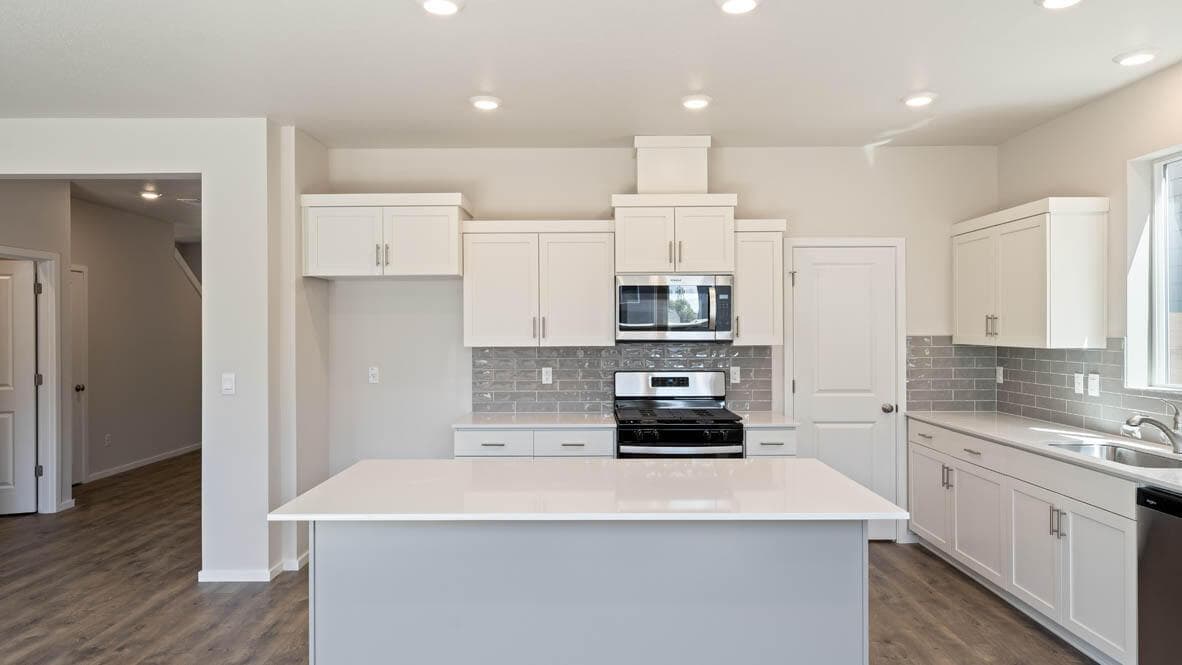 Photo of 61171 Splendor Lane 7 of 31