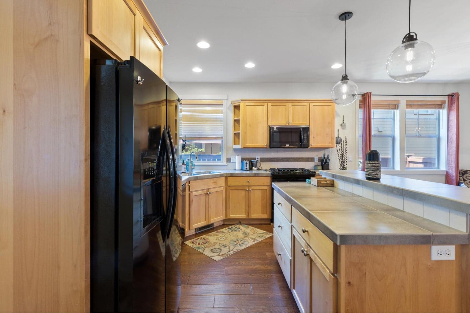 Photo of 2153 NW Clearwater Drive 14 of 26