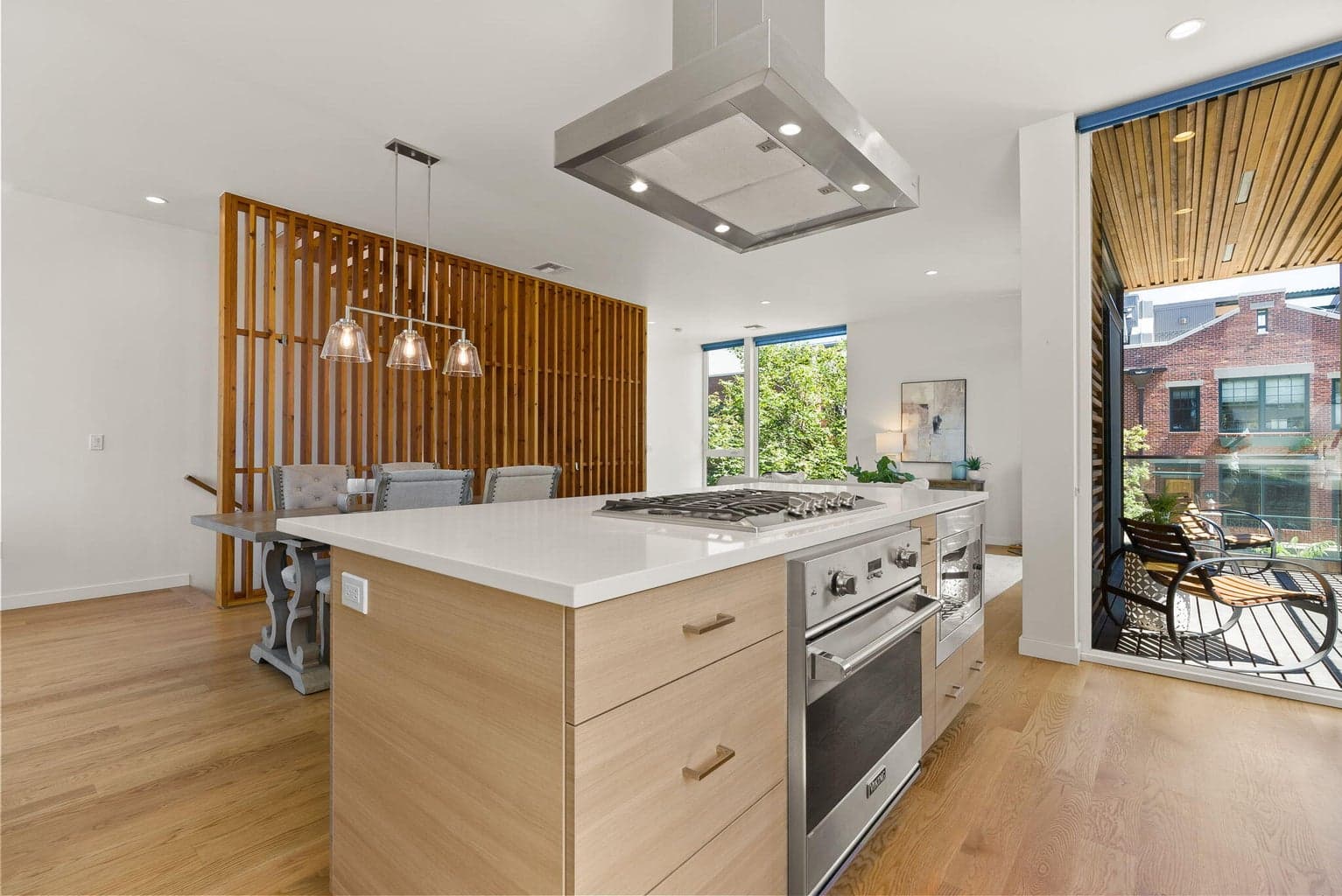 Stainless appliances including Viking range.