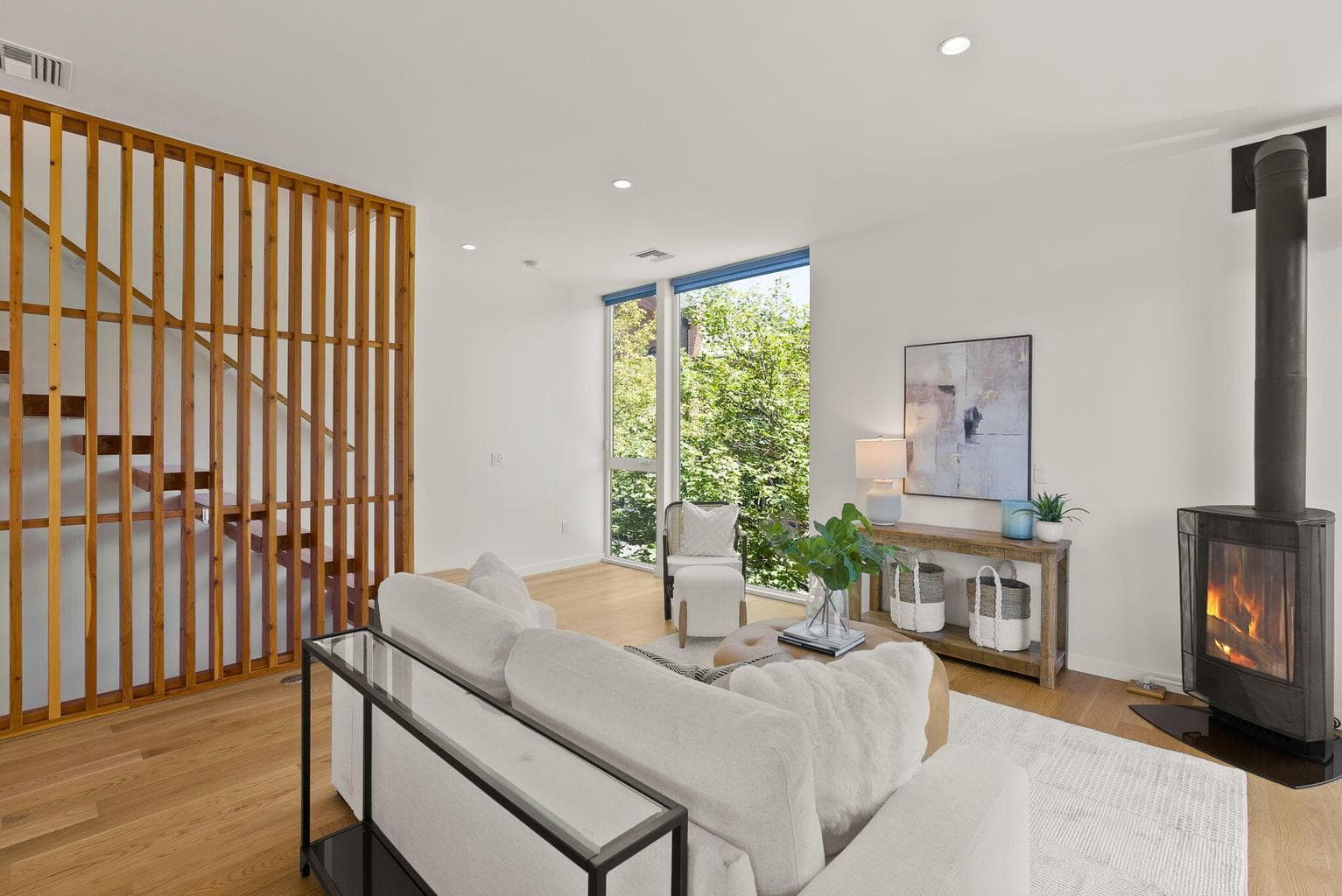 Photo of 55 SW Wall Street 12 of 50