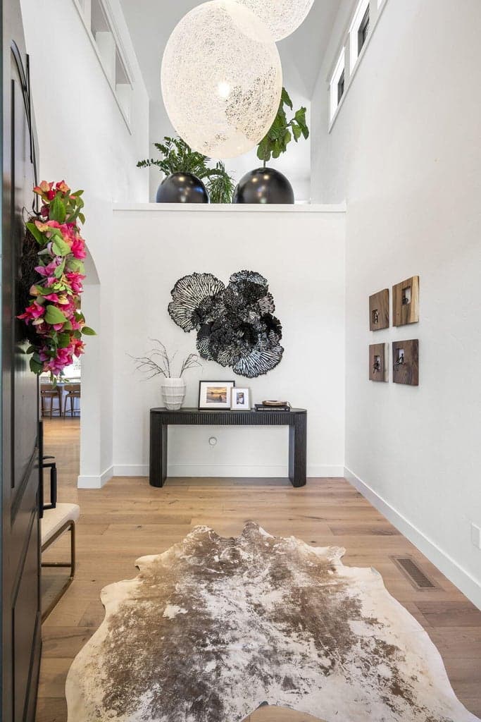 Awe inducing foyer