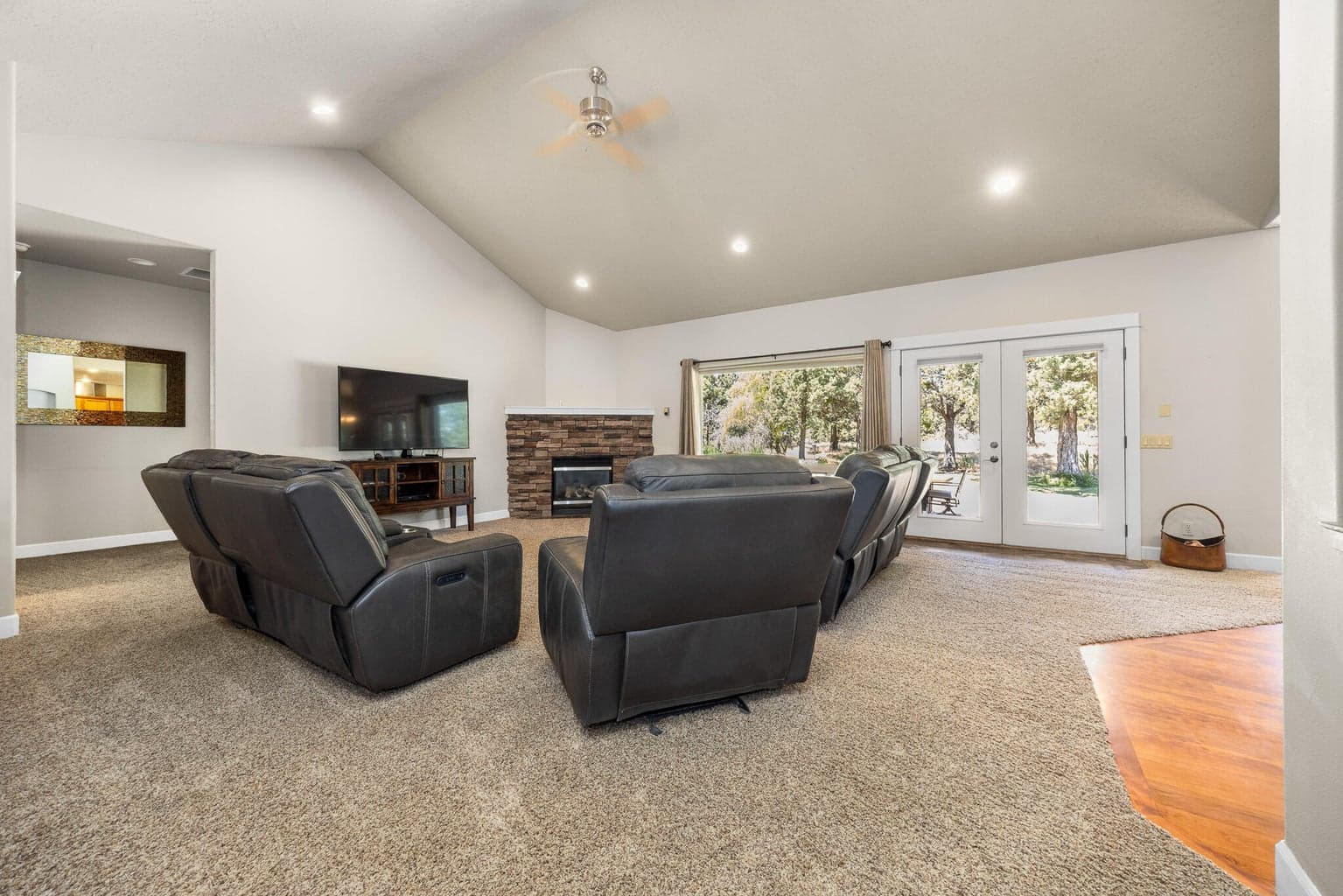 Photo of 21130 Country Squire Road 17 of 52