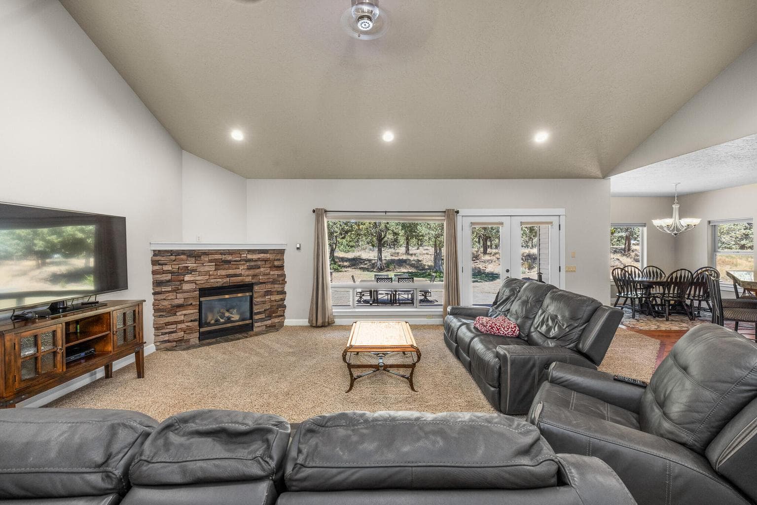 Photo of 21130 Country Squire Road 18 of 52