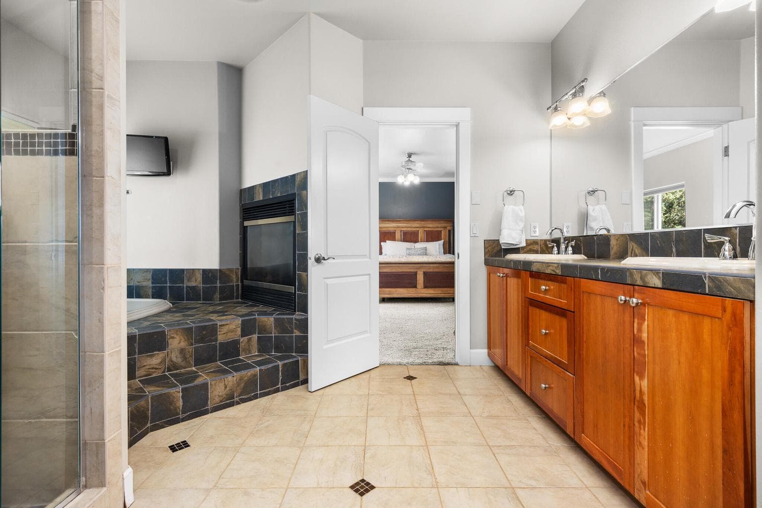 Photo of 21130 Country Squire Road 32 of 52