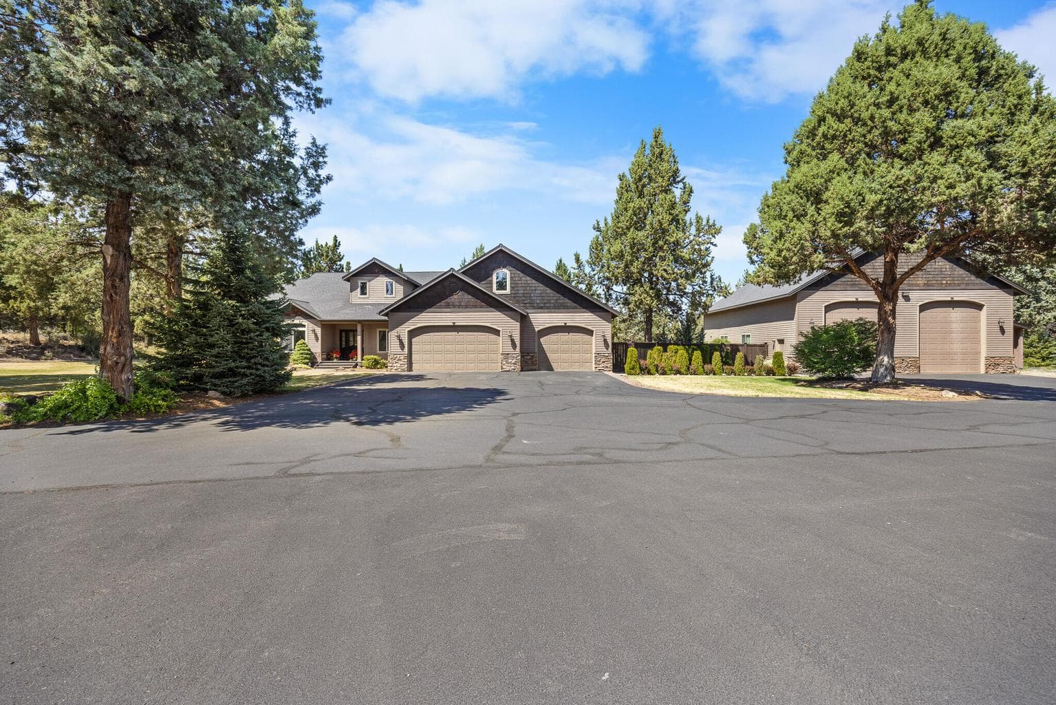 Photo of 21130 Country Squire 2 of 52