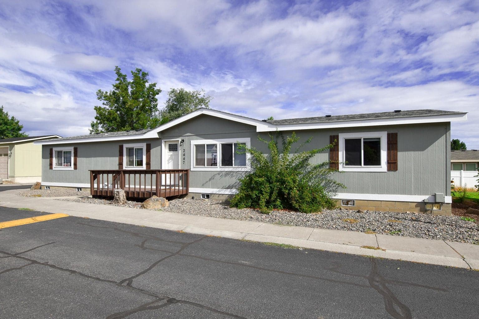 Photo of 2447 Mariposa 1 of 26