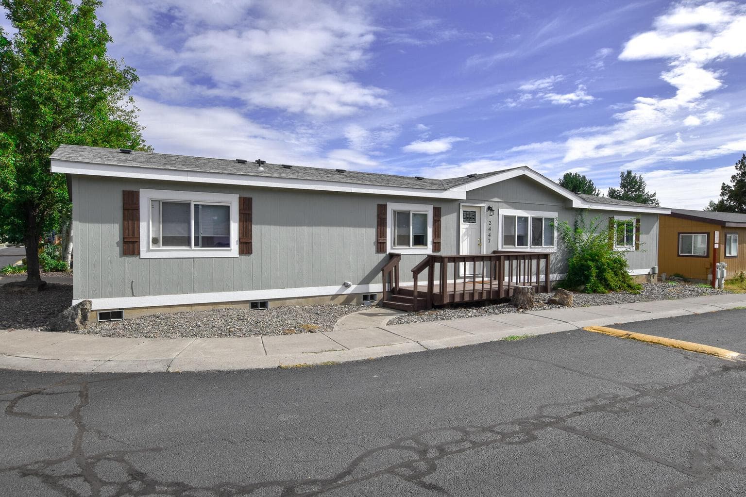 Photo of 2447 Mariposa 2 of 26